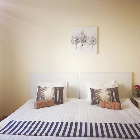 12 Greenpoint Guesthouse Cape Town Dış mekan fotoğraf