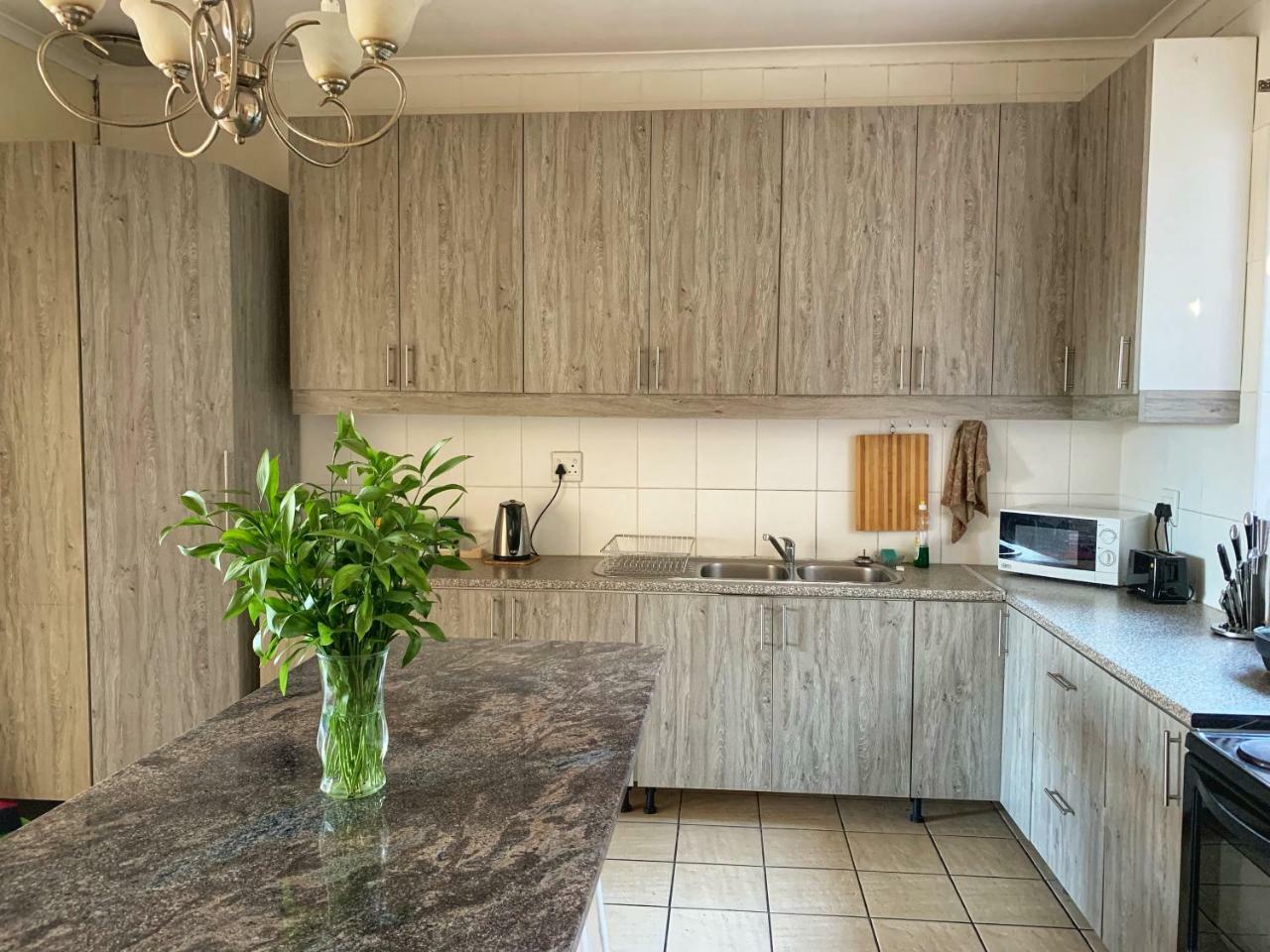 12 Greenpoint Guesthouse Cape Town Dış mekan fotoğraf